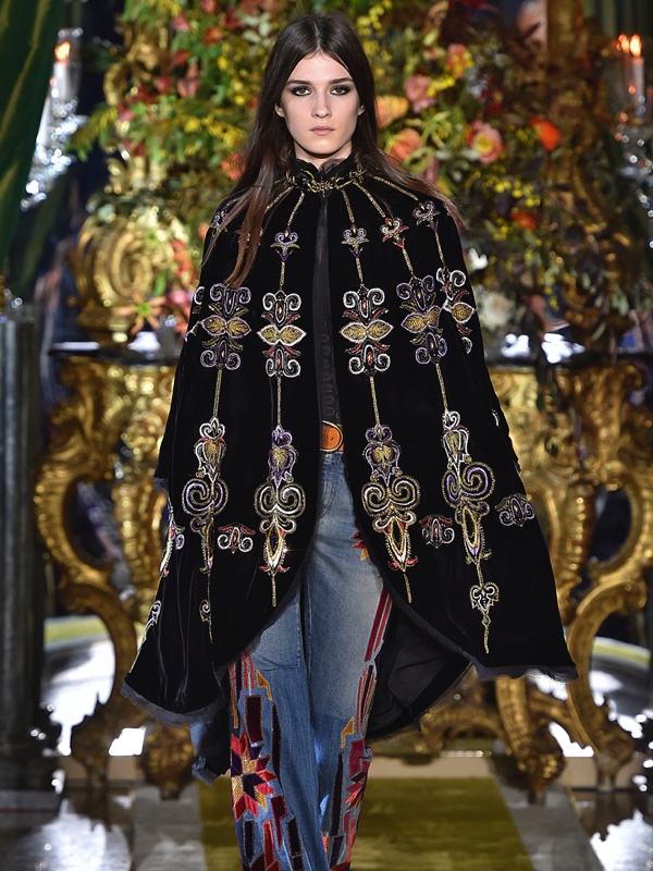 CAPA ROBERTO CAVALLI